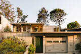 This recently updated home was designed in 1962 by architect Claude Oakland for famed real estate developer Joseph Eichler.