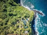  Photo 2 of 5 in Former Vacation Destination “Cliff’s Edge” in Hawaii Lists for $3.9M by CompassCa