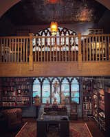 Pub / Library