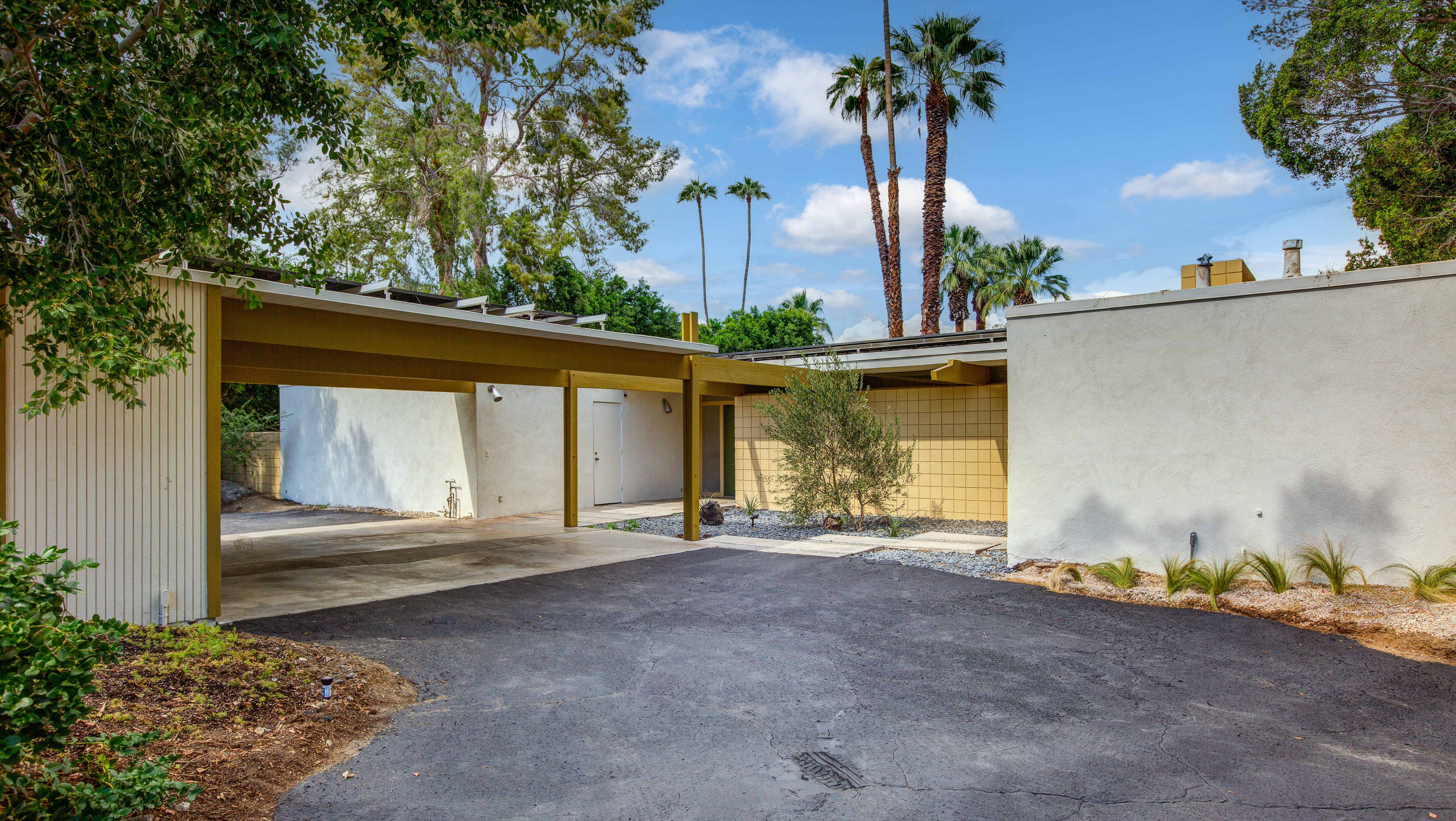 Photo 1 Of 12 In A Midcentury Modern Home In Palm Desert Is Preserved   Original 