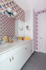 Deco-mod shared bath 