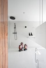Bath Room  Photo 13 of 20 in Alvic Smart Home by Hector Ruiz Velázquez