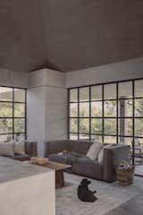 The 12 feet high ceiling gives a feeling of lightness