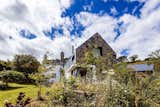 The contemporary extension echoes the local vernacular of Dartmoor agricultural buildings