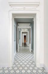A Family’s Milanese Apartment Is Reimagined With Miles of Tiles - Photo 5 of 15 - 