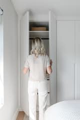 Guest room wIth deluxe storage