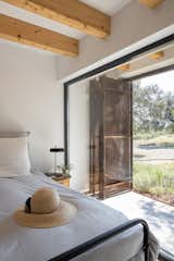 A Luminous Retreat in Portugal Is Attuned to the Surrounding Terrain - Photo 11 of 20 - 