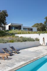 A Luminous Retreat in Portugal Is Attuned to the Surrounding Terrain - Photo 14 of 20 - 