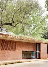 House Twidale by Gregory Katz Architecture exterior brick wall and green roof