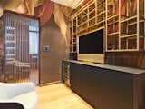 Relaxation room with private bar.