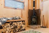 A Net-Zero Micro Cabin in Colorado Makes a Big Statement About Construction Waste - Photo 9 of 12 - 