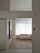  Photo 5 of 26 in UR Duplex Apartment in Shanghai by STUDIO8 by Ying Powers