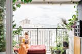 The Mirror in This Tiny Brazil Apartment Hides an Entire Work-From-Home Setup - Photo 12 of 12 - 