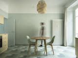 The colour palette is a ‘comprehensive design tool’ that encompasses the walls, the furnishings and the fabrics. 