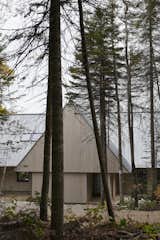 Exterior, Metal Roof Material, House Building Type, Wood Siding Material, and Gable RoofLine  Photo 3 of 42 in Résidence du Rang Ste-Mathilde by Jérôme Lapierre Architecte