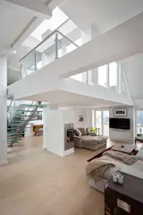 “I think you could tell it had been decorated by investors, so it hadn’t been done with much feeling. And I initially thought we’d just have to improve the vibe, but without any structural changes,” says Kristine.