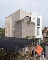Facing south, the front of the house was kept partly closed, but mainly to keep the occupants open as a means of keeping the wonderful view