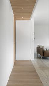 Image 08 - Lightwell Townhouse - Entrance Hallway © Copyright 2023 - East Architecture Studio