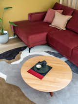 The coffee table is made according to the drawings of the authors of the project in the carpentry workshop.
Carpet according to an individual sketch by Le Kover.