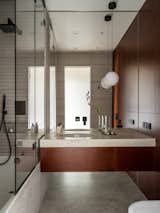 Bathroom.
Porcelain stoneware by Porcelanosa.
Lamp by Centersvet.