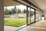 A multi-panel 35' slider leads into the private backyard.