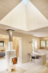 Three Award-Winning Tree Houses Hit the Market in England Starting at £2M - Photo 4 of 15 - 