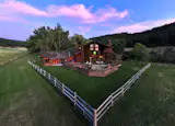 Over four decades ago, Ken and Jeanette Knott left Southern California (and the famed amusement park) to build a rustic home on nearly 37 acres in the Blue Mountains.
