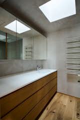 Third-floor bathroom 