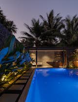 Pool & Bar Area 
