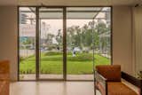 Minimalist design indoors, sculpted contours outdoors. A seamless blend of calm and sophistication.