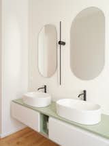 bump studio| Flip blue, bathroom