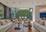 Floor-to-ceiling openings allow an indoor-outdoor interaction