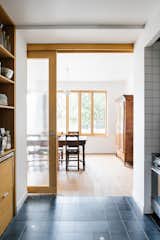Open or closed threshold