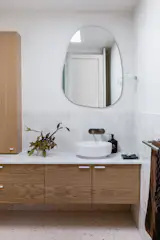 Pavilion House - bathroom