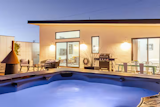 Back Yar - Hot Tub - Fire Pit and Patio Sitting