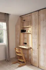 Kids bedroom desk